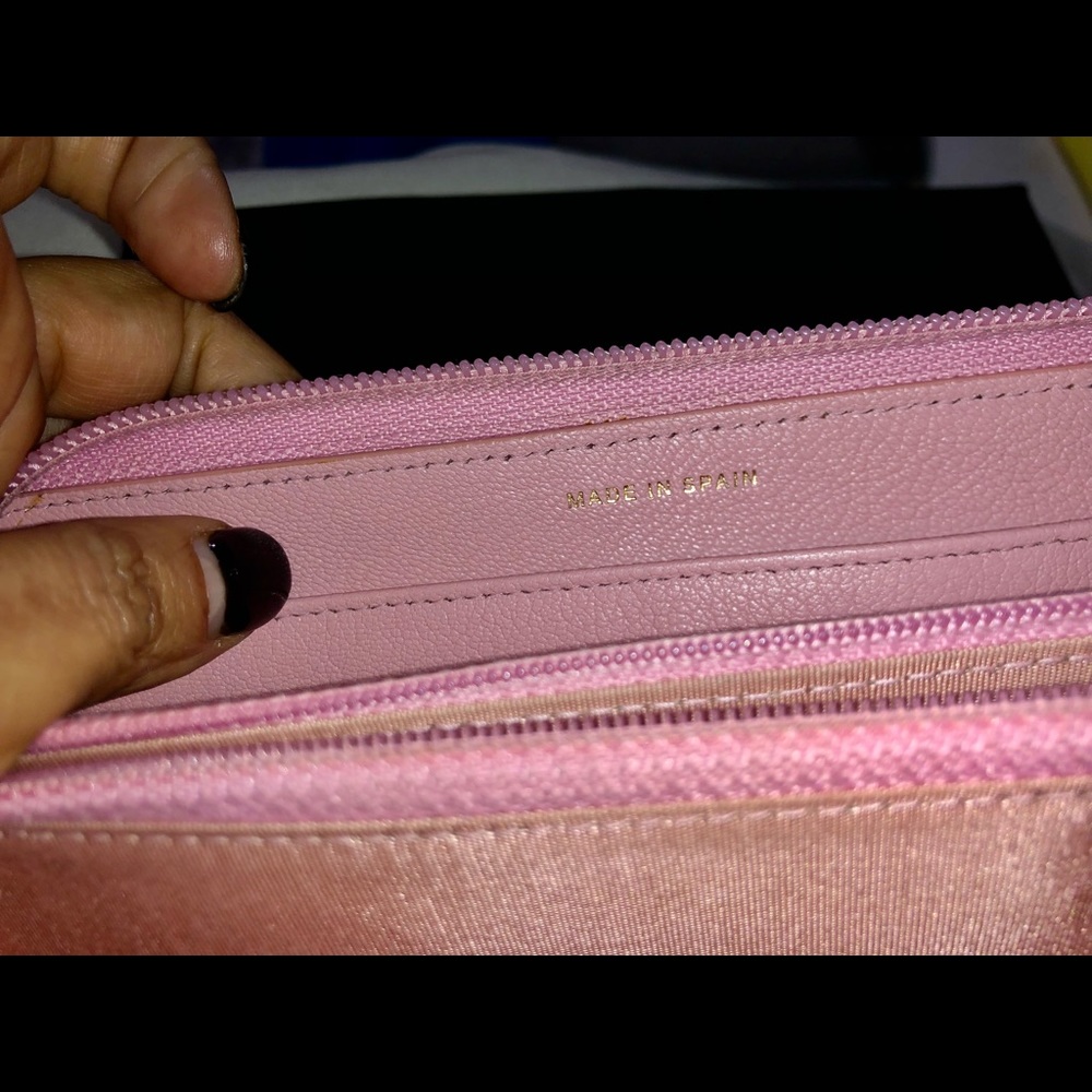 Authentic Chanel logo wallet - Picture 5 of 16